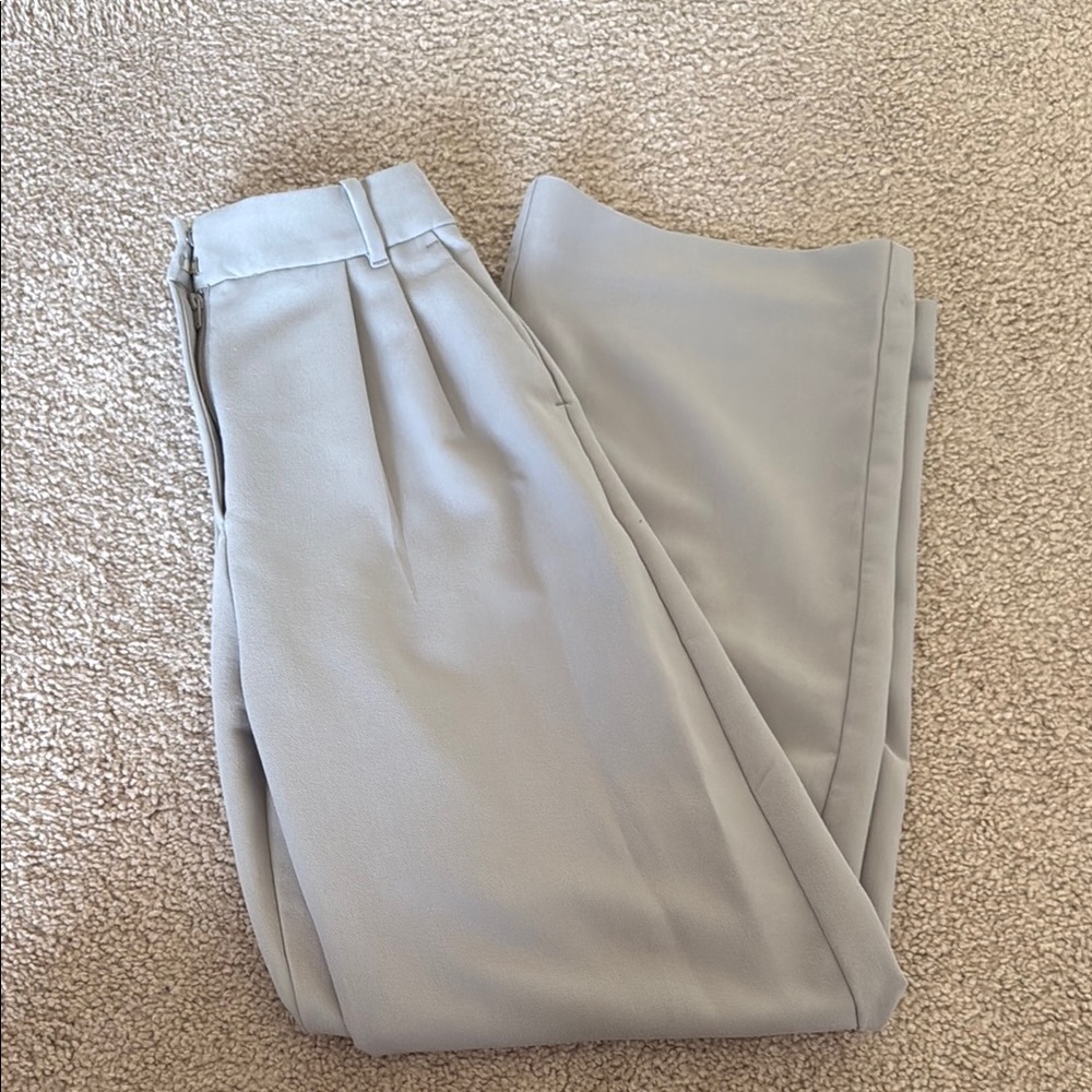 Elegant Gray Women's Abercrombie Pants